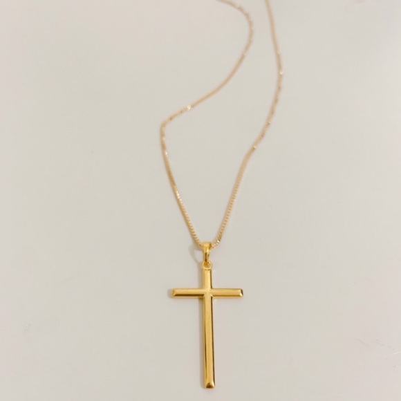 Classic Cross Necklace | 18k Gold Filled - Picture 5 of 7